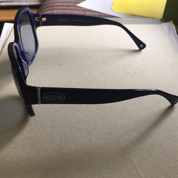 Coach women’s sunglasses - Picture 3 of 5